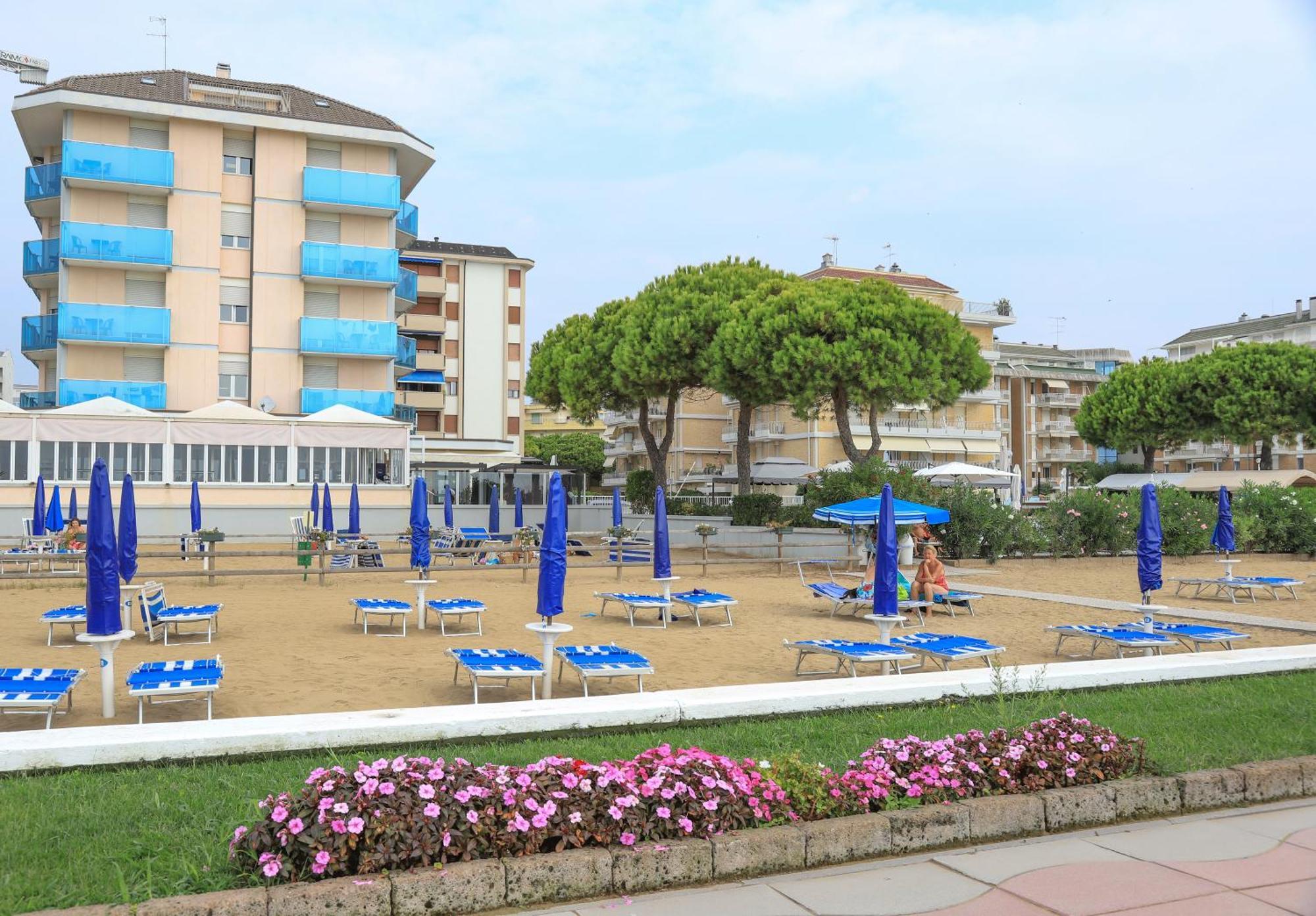 Hotel La Bussola Lido di Jesolo Luaran gambar