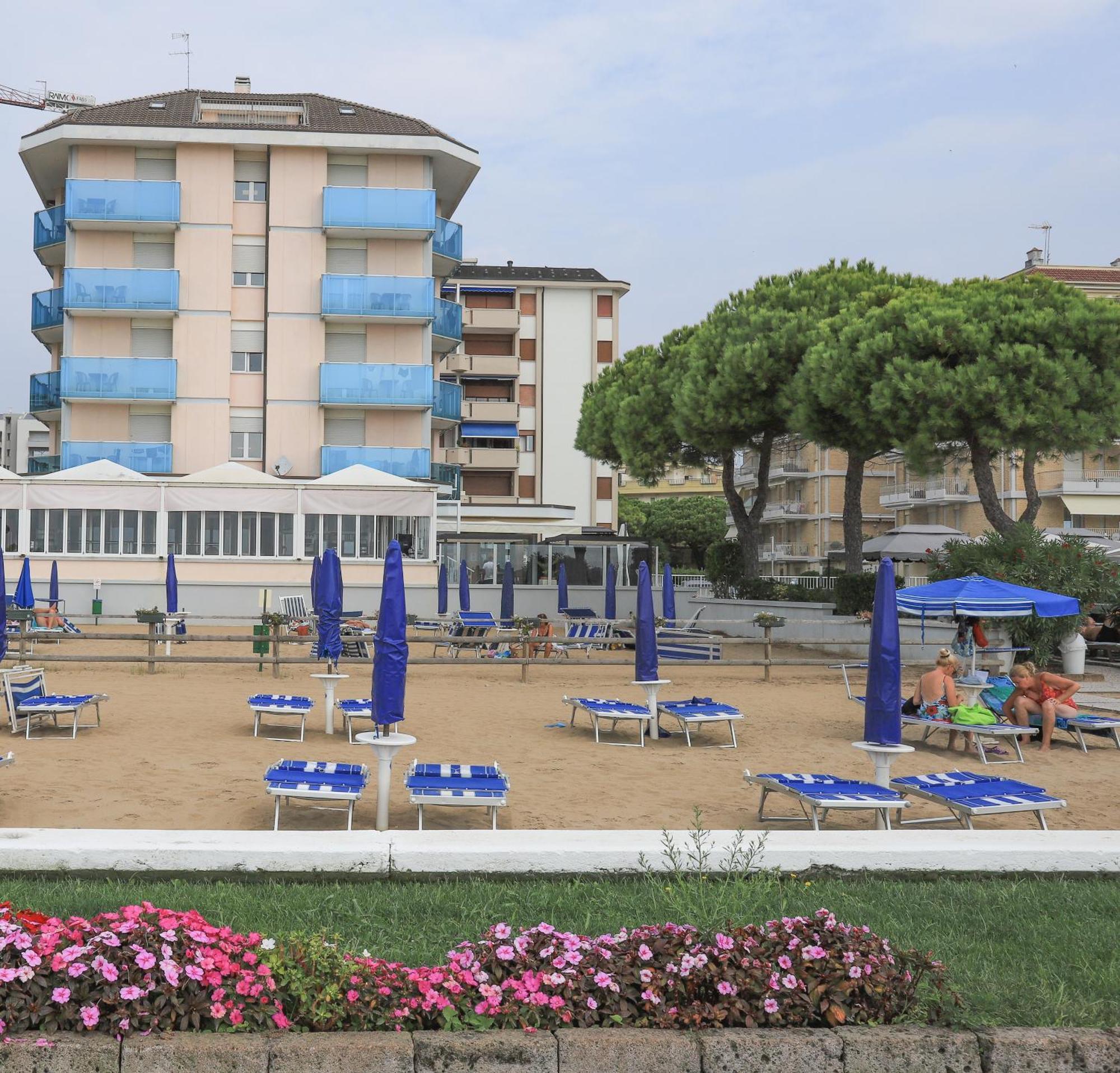 Hotel La Bussola Lido di Jesolo Luaran gambar