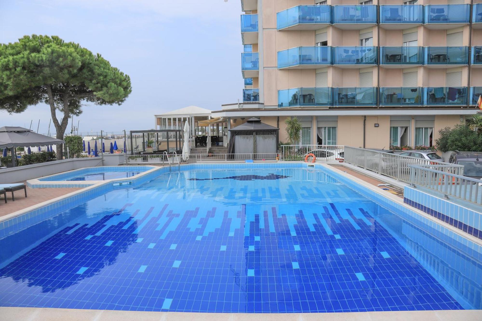 Hotel La Bussola Lido di Jesolo Luaran gambar