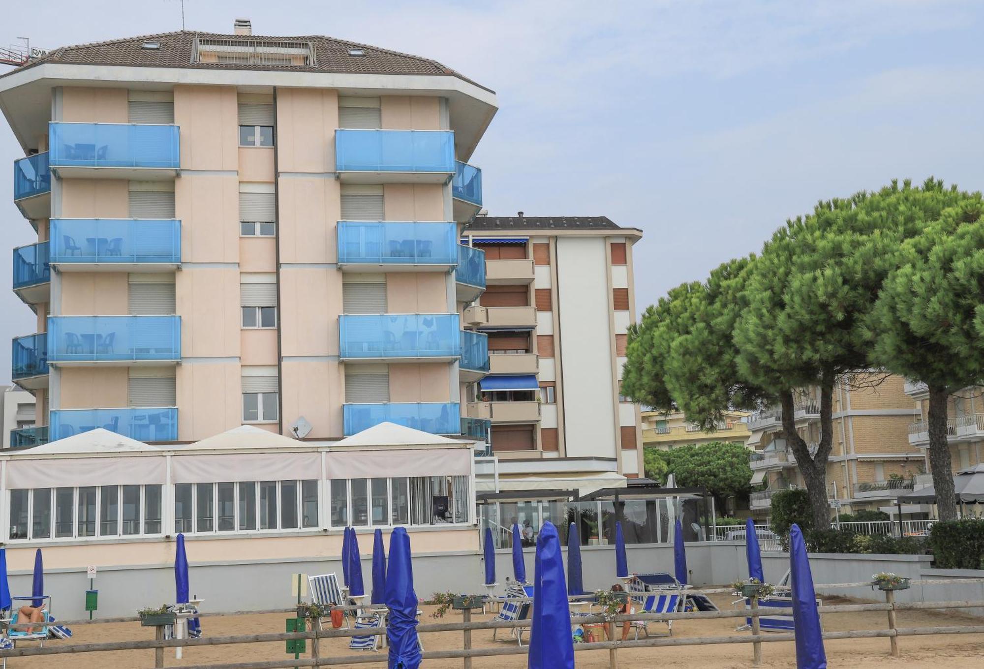 Hotel La Bussola Lido di Jesolo Luaran gambar