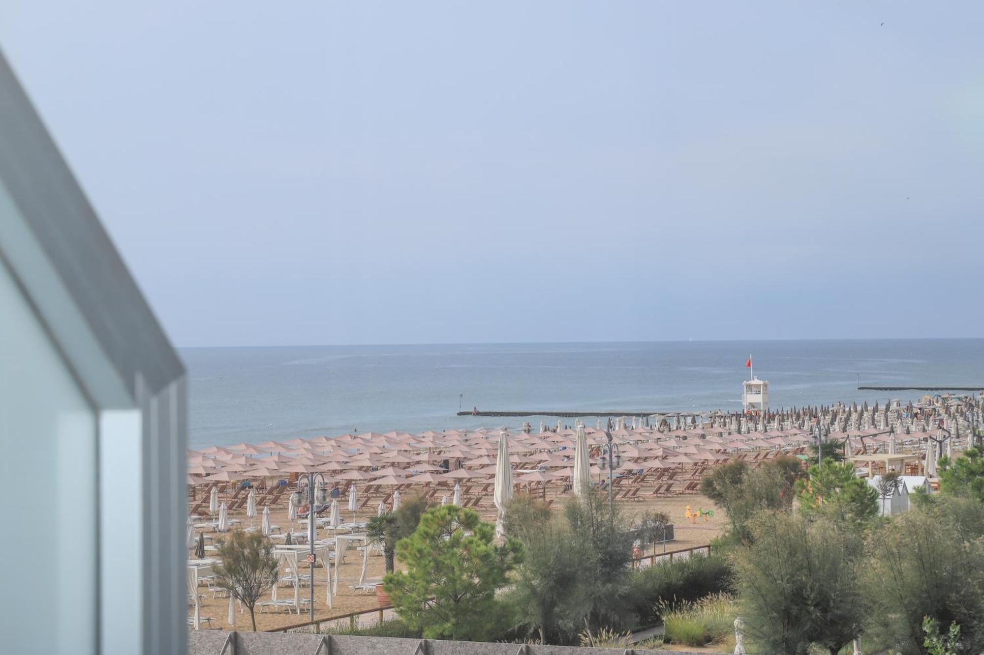 Hotel La Bussola Lido di Jesolo Luaran gambar