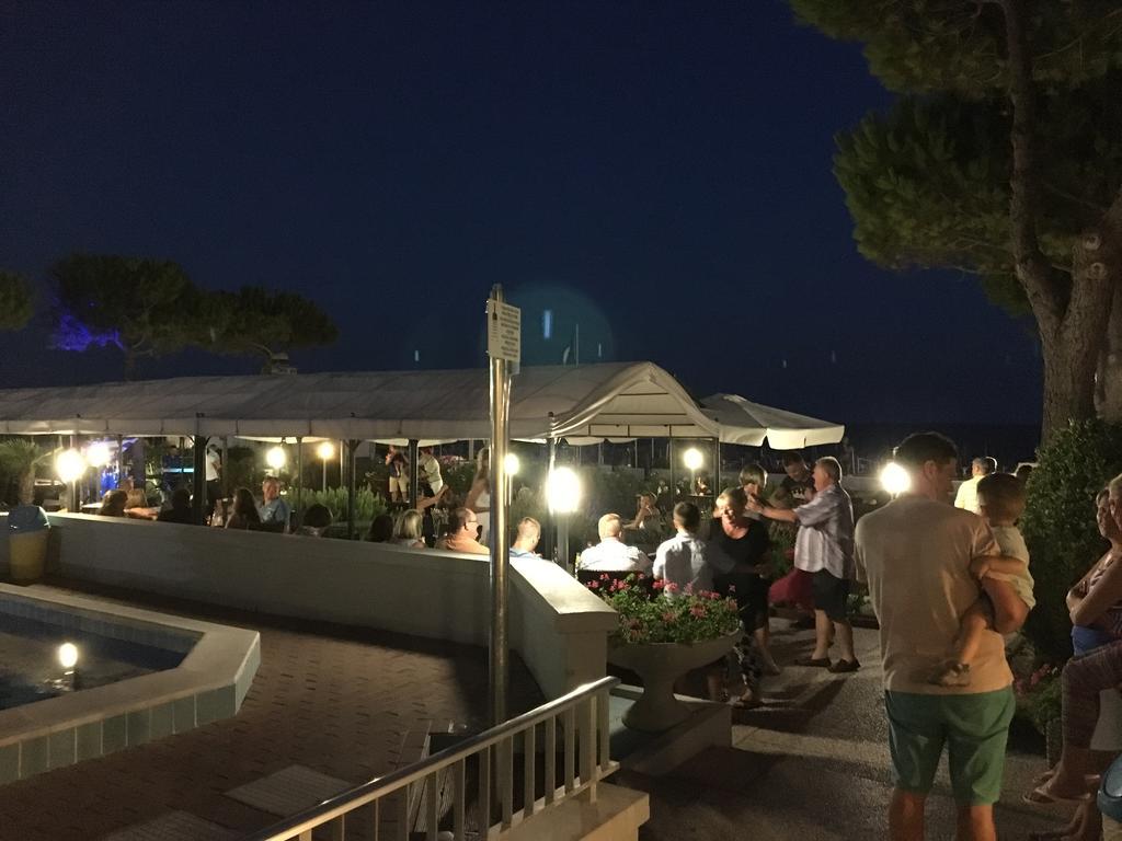 Hotel La Bussola Lido di Jesolo Luaran gambar