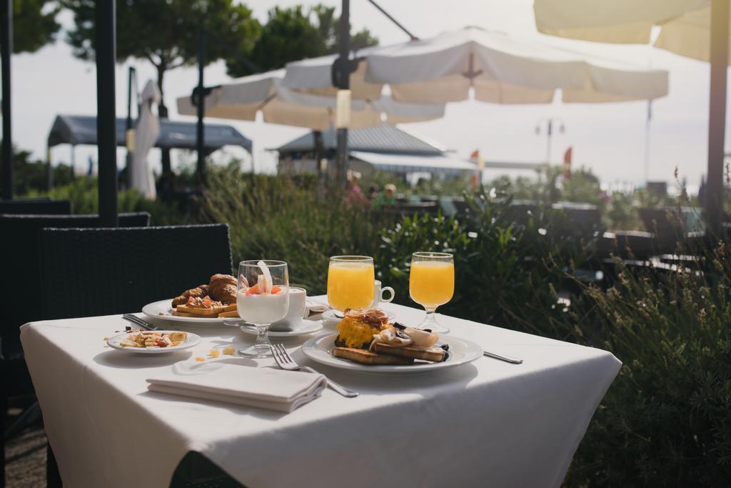 Hotel La Bussola Lido di Jesolo Luaran gambar