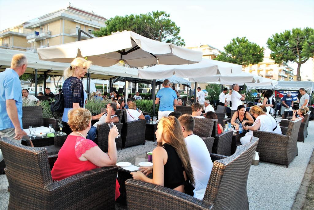 Hotel La Bussola Lido di Jesolo Luaran gambar